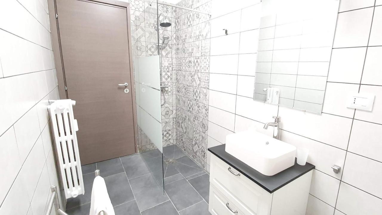 Interno1 Bari Policlinico Hotel Buitenkant foto