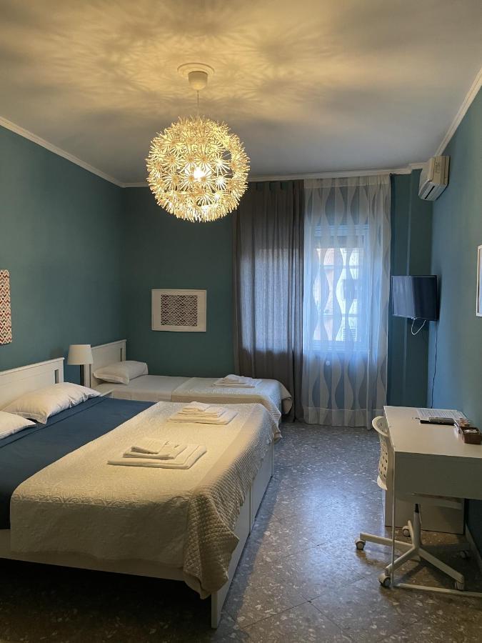 Interno1 Bari Policlinico Hotel Buitenkant foto