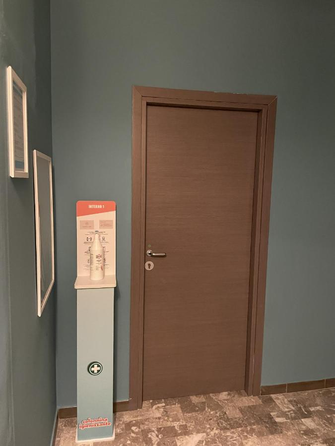 Interno1 Bari Policlinico Hotel Buitenkant foto